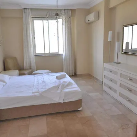 Apartment Gold City 1